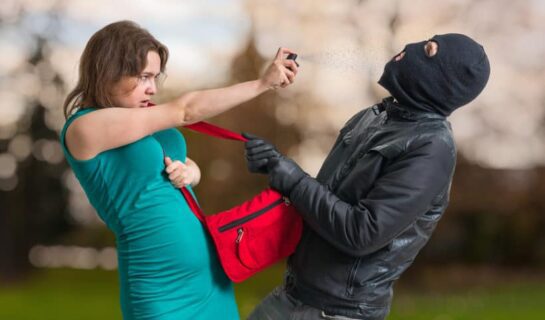 Körperverletzung durch Pfefferspray - Recht auf Selbstverteitigung oder nicht? Die Notwehr im Strafrecht – Das Recht auf Selbstverteidigung